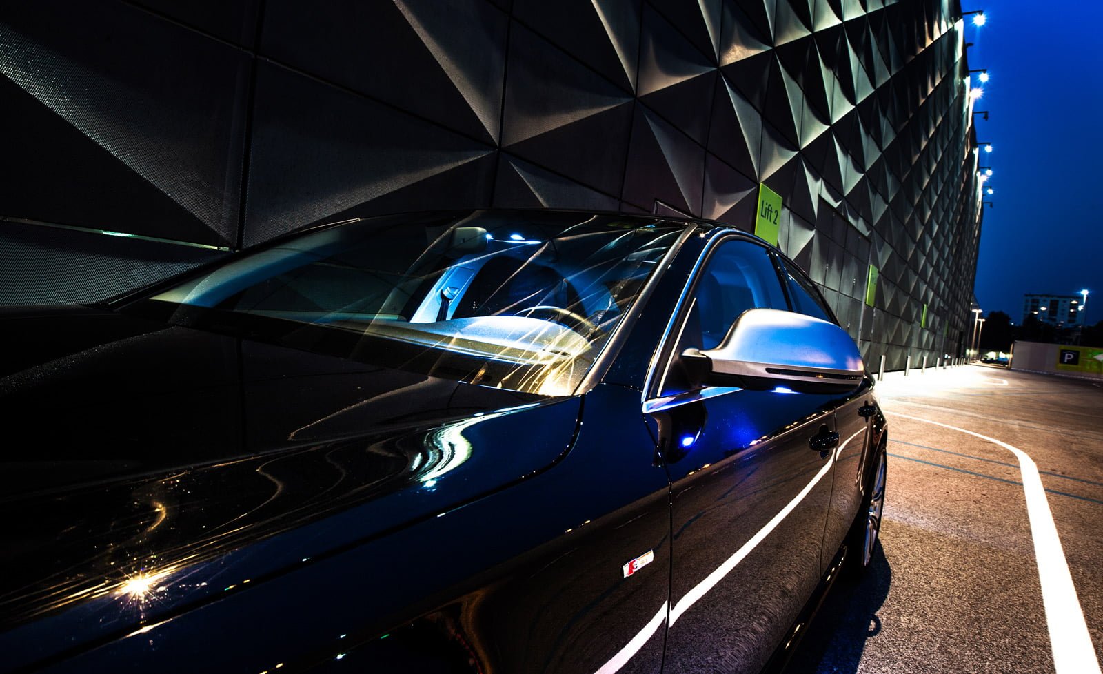 Audi A4 8K B8 S4 Spiegelkappen und Umfeldbeleuchtung - Cool Car -  Fahrzeugcodierung und Nachrüstungen